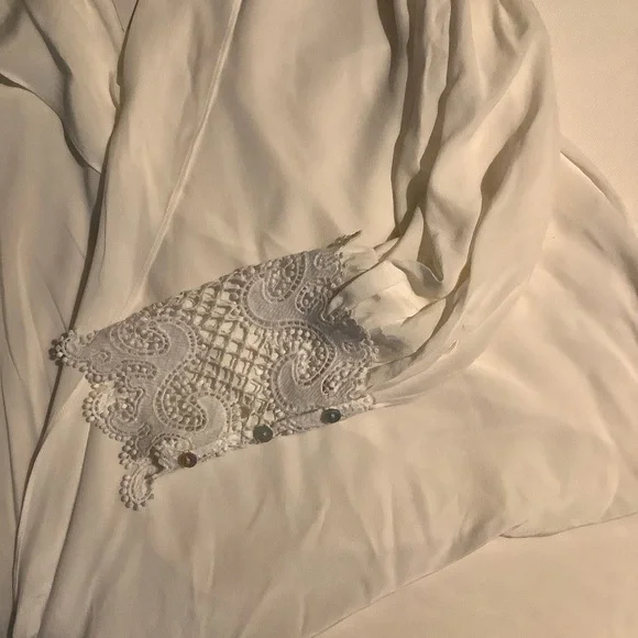 New L'AGENCE Blouse Size L Ivory Joah Surplice Lace Cuff Elegant Chic Feminine